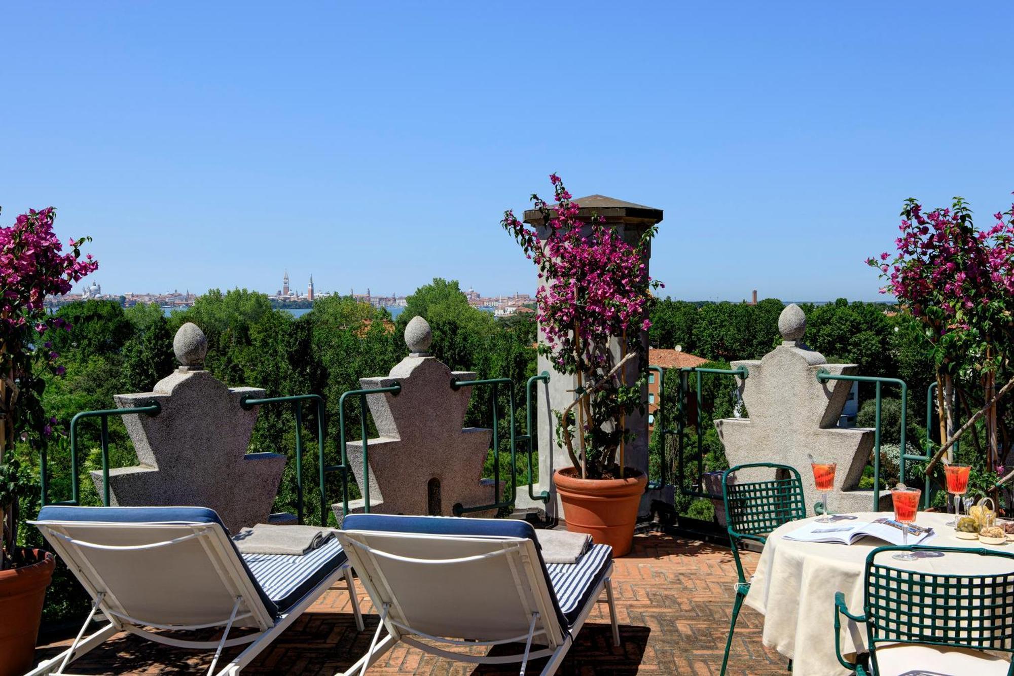 Hotel Excelsior Venice Lido di Venezia Exterior photo