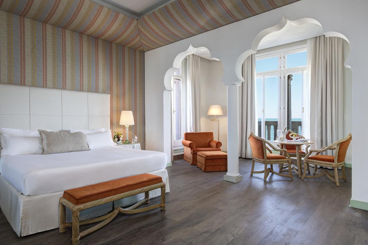 Hotel Excelsior Venice Lido di Venezia Exterior photo